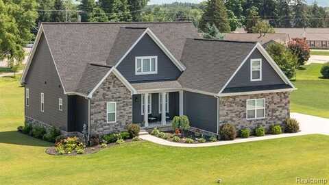 9931 LORETTA Lane, South Lyon, MI 48178