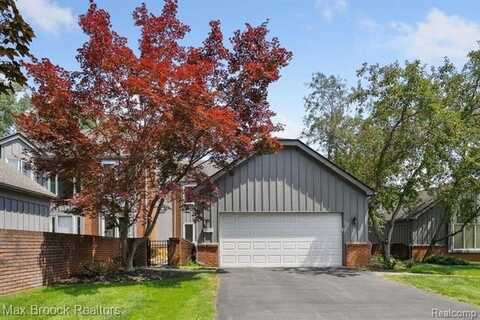 28418 Venice Circle, Farmington Hills, MI 48334