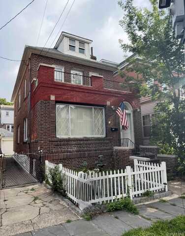 133 E 238th Street, Bronx, NY 10470