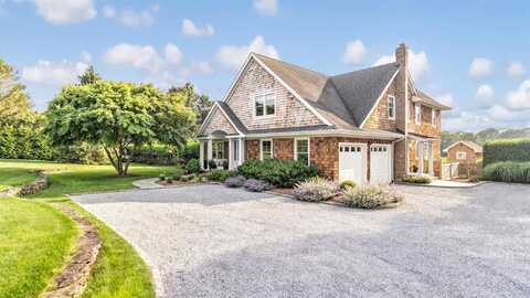 13a Brushy Neck Lane, Westhampton, NY 11977