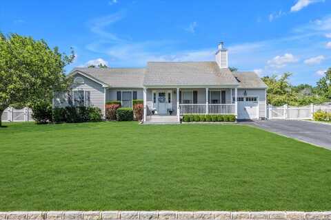 97 Vineyard Way, Aquebogue, NY 11931