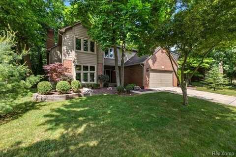 2082 Avon Lake Lane, Rochester Hills, MI 48307