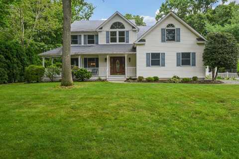 5 Aspen Circle, Saint James, NY 11780