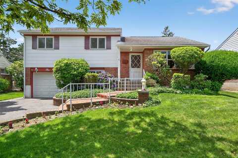 5 Clark Street, Plainview, NY 11803