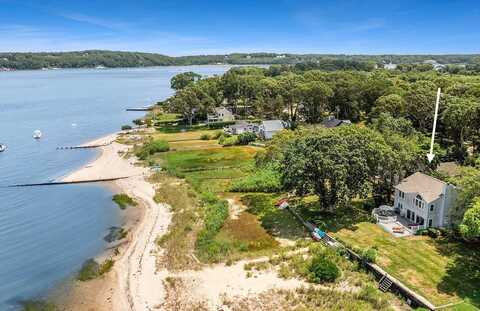 2055 Bay Shore Road, Greenport, NY 11944
