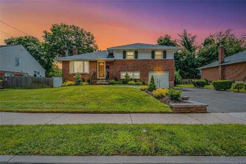 3 Lourae Drive, Massapequa Park, NY 11762