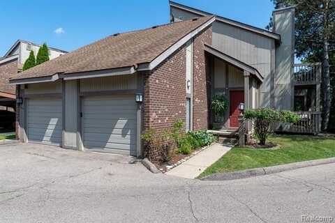 7427 Radcliff Court, West Bloomfield, MI 48322