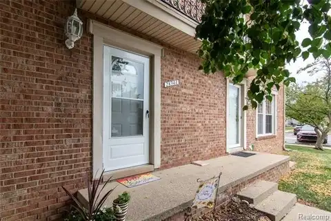 28344 Brookfield Court, Brownstown, MI 48183
