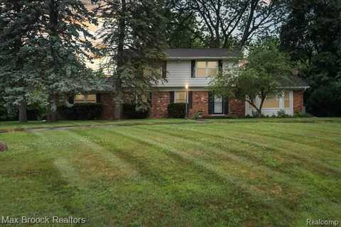 6810 Killarney Drive, Troy, MI 48098