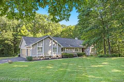 165 Audubon Drive, White Lake, MI 48383