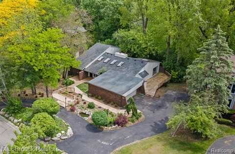 4355 Middleton Drive, Bloomfield Hills, MI 48302