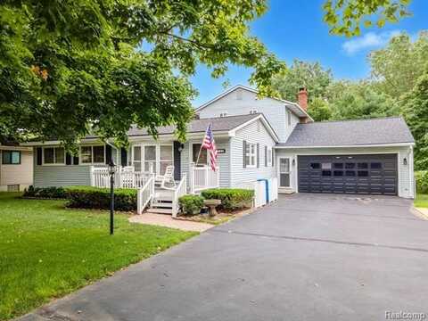 2710 Frembes Road, Waterford, MI 48329