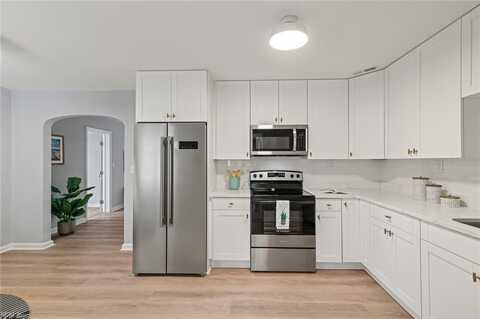 8016 W Glen Road, Norfolk, VA 23505