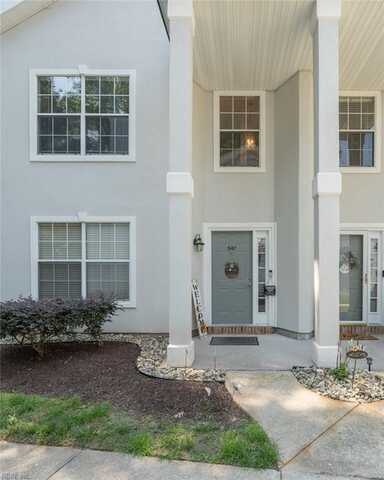 547 Seahorse Run, Chesapeake, VA 23320