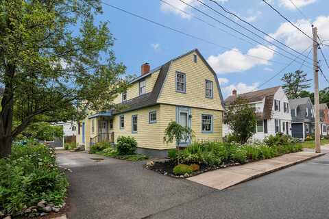 14 Charles Road, Cape Elizabeth, ME 04107
