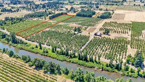 River DR, Creswell, OR 97426