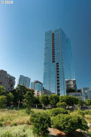 1075 NW NORTHRUP ST, Portland, OR 97209