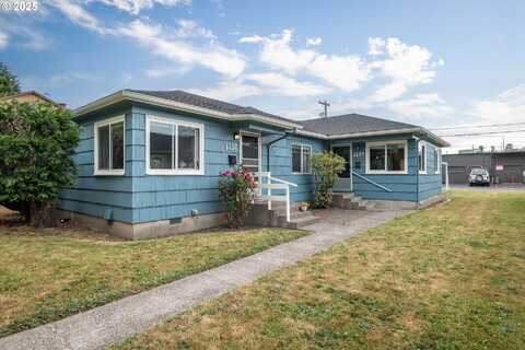 1134 16TH AVE, Longview, WA 98632