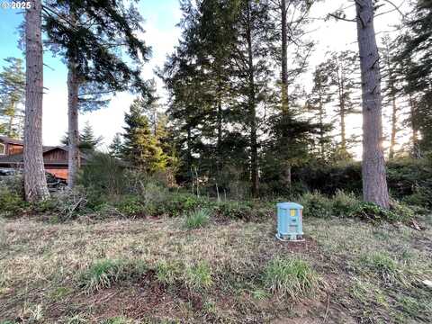 12th CT, Bandon, OR 97411