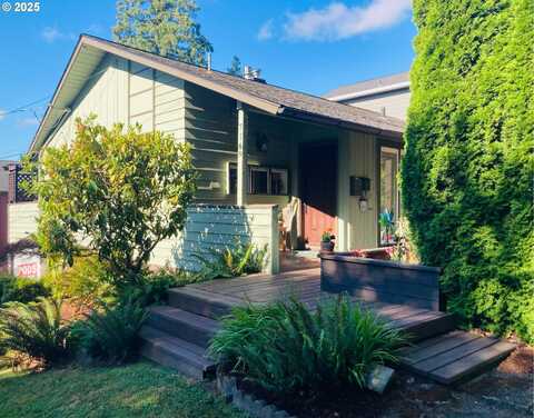 7149 SW 3RD AVE, Portland, OR 97219