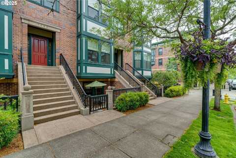 1452 NE ORENCO STATION PKWY, Hillsboro, OR 97124