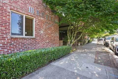 908 SW GAINES ST, Portland, OR 97239