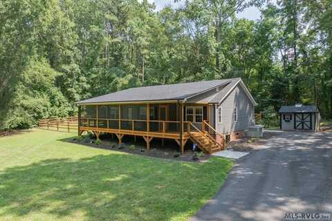 582 Robinson Ferry Rd, Macon, NC 27551