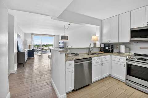 3581 S Ocean 8b Boulevard, South Palm Beach, FL 33480