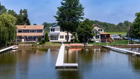 22869 W Lake Shore Drive, Antioch, IL 60002