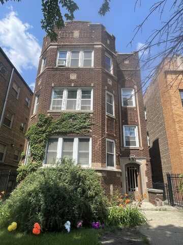 7840 S Jeffery Boulevard, Chicago, IL 60649