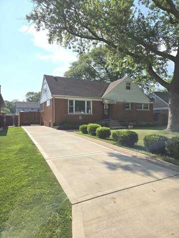 452 S Walnut Street, Bensenville, IL 60106