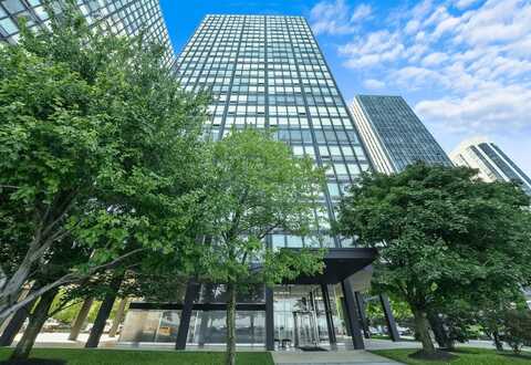 880 N Lake Shore Drive, Chicago, IL 60611