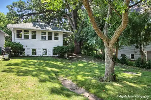 67 Wells Street, Fox Lake, IL 60020