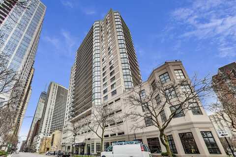 33 W DELAWARE Place, Chicago, IL 60610