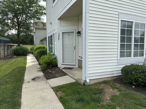 177 Braxton Lane, Aurora, IL 60504