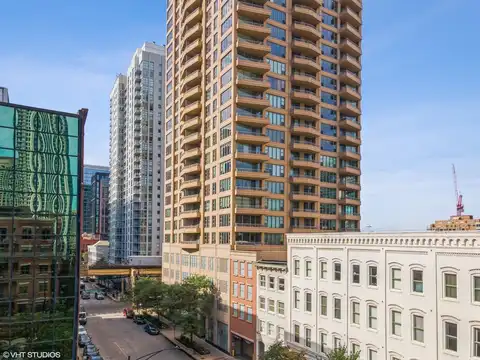 200 N Jefferson Street, Chicago, IL 60661
