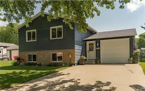 218 Hilldale Court NW, Byron, MN 55920