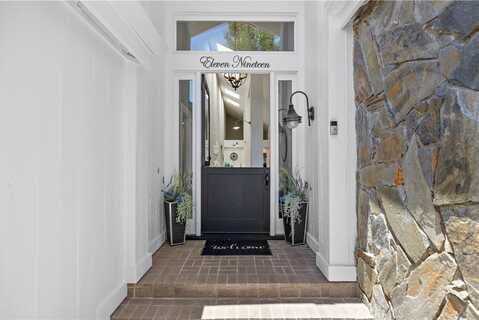 1119 Grove Lane, Newport Beach, CA 92660