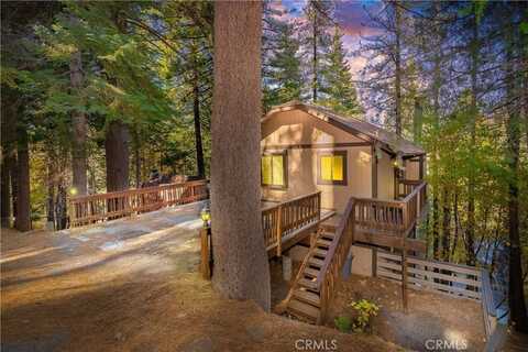 28374 Larchmont Lane, Lake Arrowhead, CA 92352