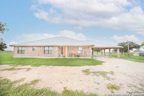 472 County Road 444, Hondo, TX 78861