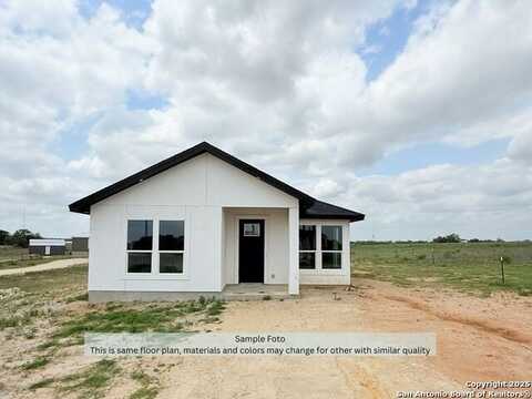 1400 Corgey Rd., Pleasanton, TX 78064