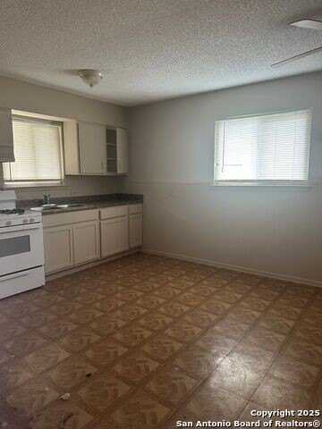 2129 Pat Booker, Universal City, TX 78148