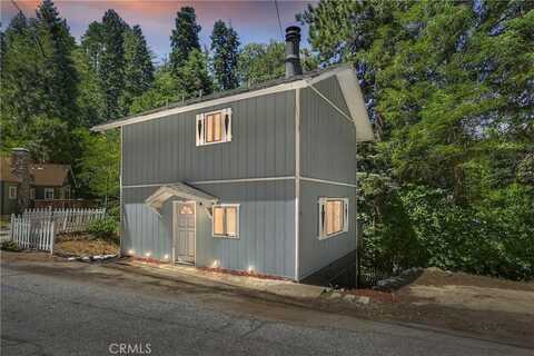 776 Lords Lane, Lake Arrowhead, CA 92352