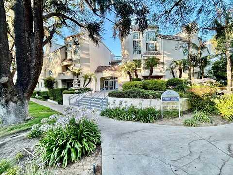 4242 Stansbury Avenue, Sherman Oaks, CA 91423