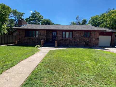 2617 N Coachman Lane, Garden City, KS 67846