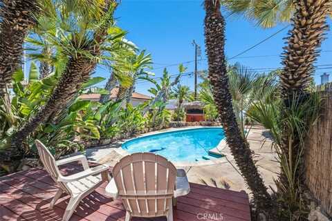 4728 Pepperwood Avenue, Long Beach, CA 90808