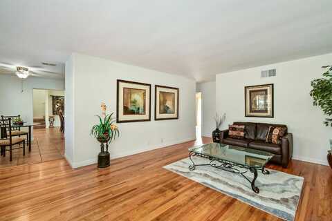 2725 Morning Glory Ln, Carlsbad, CA 92008