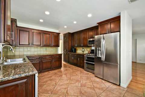 2725 Morning Glory Ln, Carlsbad, CA 92008