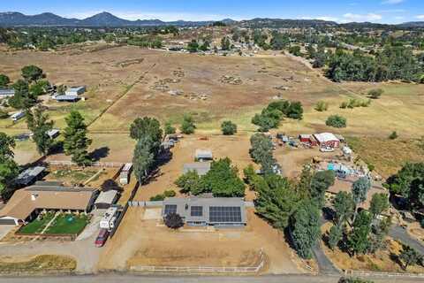 355 Amigos Rd, Ramona, CA 92065