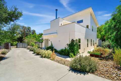 20102 Elm Ln, Escondido, CA 92029